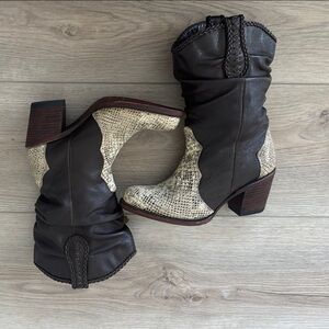 INDOMABLE,S Brown and Tan Heeled Boots with Classic Western Style 👢⚕️